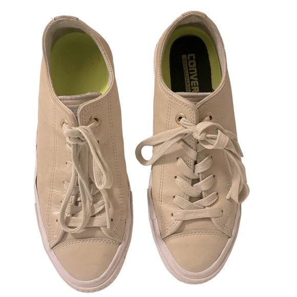 Converse Shoes - Converse leather Chuck Taylors II no beautiful color in good condition